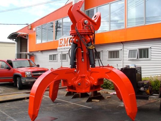 Hydraulic grapple for an 80 tonne excavator for Steel Serve at NZ Steel.